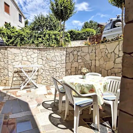 Apartment Snjezana *