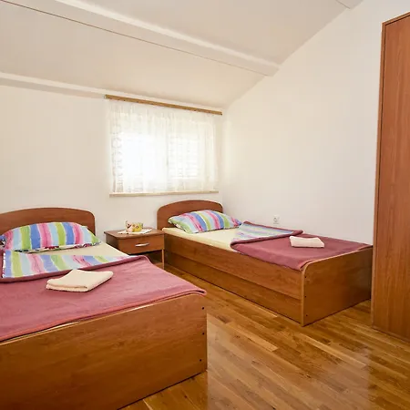 Snjezana Apartment *