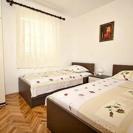 Snjezana Apartment *