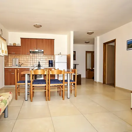Snjezana Apartment *